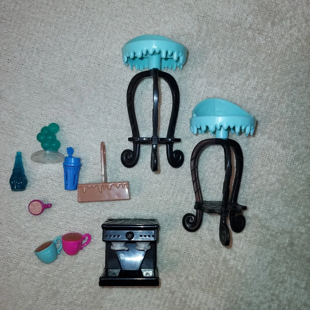 Monster High Scaris City of Frights Cafe Doll Furniture Set